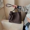 Women's Large Capacity Crossbody Bucket Bag - Chic, Simple, Daily Commute Shoulder Bag with Light Luxury Design