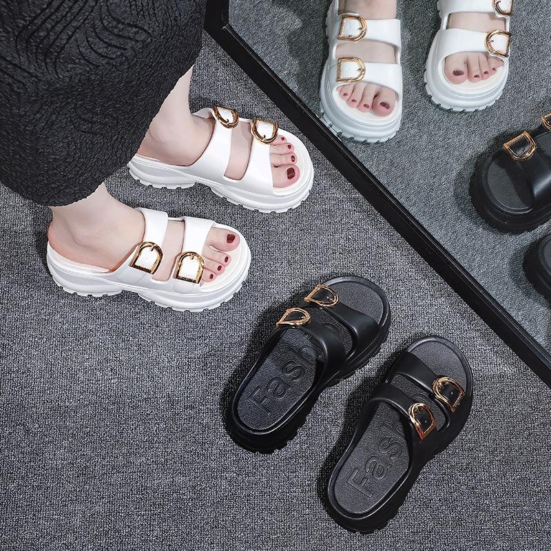 Super thick small slippers women wear new summer heightening fashion soft bottom beach v one-word slippers