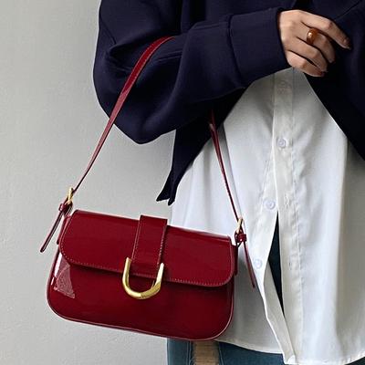Kadın Moda Crossbody Çanta Kırmızı Vintage Eyer Küçük Rugan Omuz Çantası Lüks Tasarım Bayanlar Trend Flap Çanta