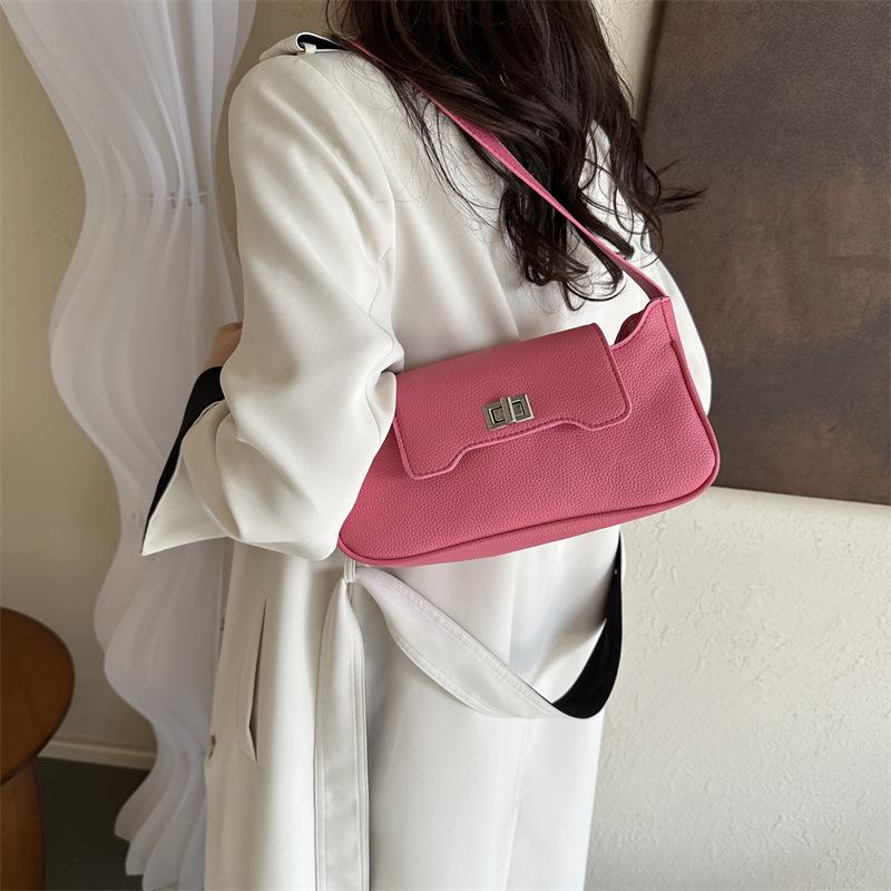 Niche Design Small Square Bag Winter New Bag Women's Fashionable Personalized Shoulder Bag Casual Commuter Underarm Bag
