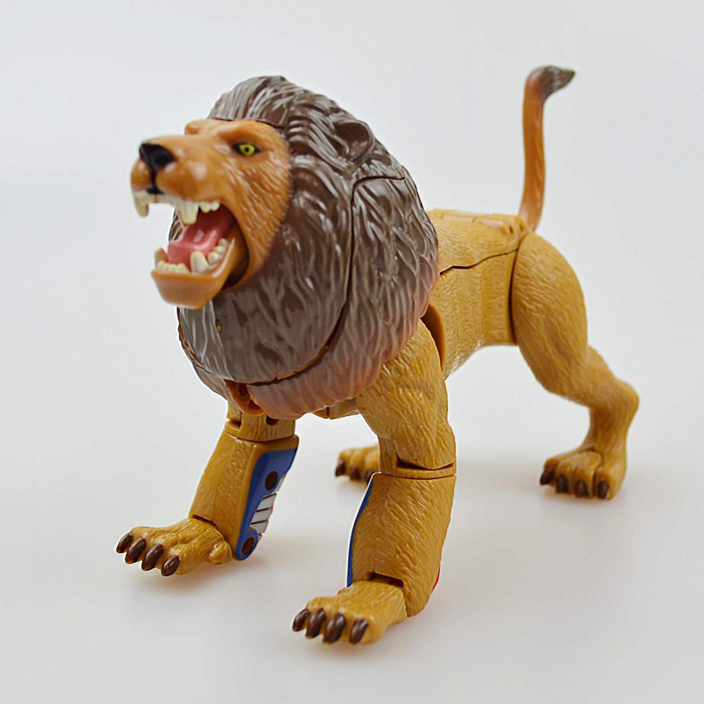 Super Evolution Transformation Anivatron VI Lion Transforming Robot