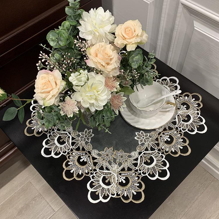 Vintage Französische Spitze Tischdecke: Kleine Couchtischmatte & Teeset-Abdeckung