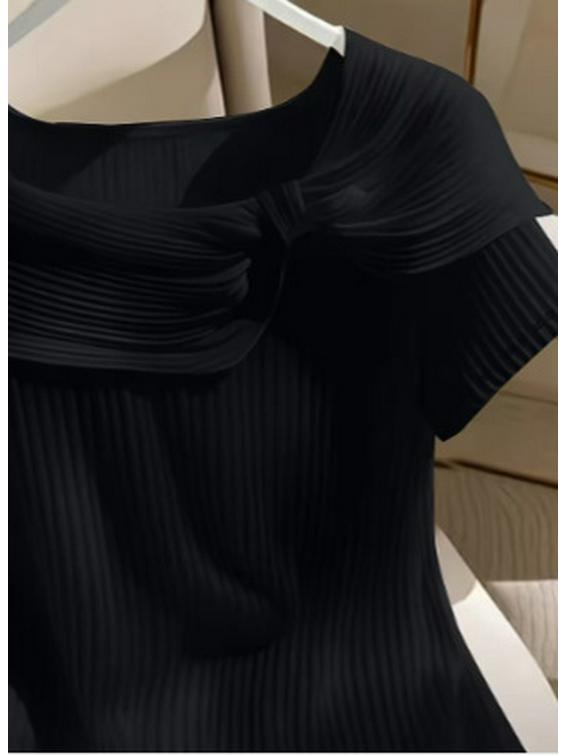 Plus Size Women's Pleated Slimming Round Neck T-shirt with Short Sleeves