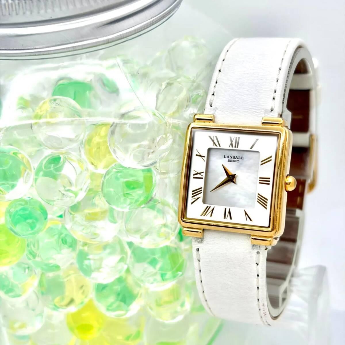 Used [New Battery] SEIKO LASSALE Ladies Watch Shell Square Gold Roman 1F20-5150 550067