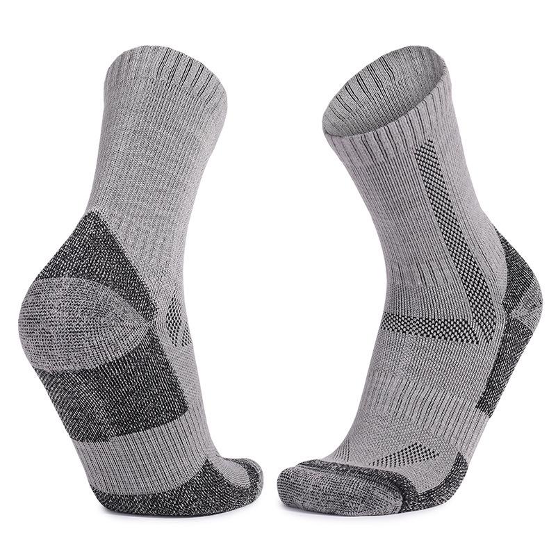 Men's and Women's Thickened Merino Wool Hiking Socks: Non-slip, Wear-resistant, Mid-tube Design.
