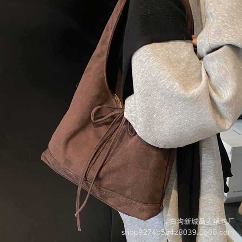 Korean Niche Design Underarm Tote Bag 2025 New Retro Suede Versatile Commuter Large-capacity Shoulder Bag