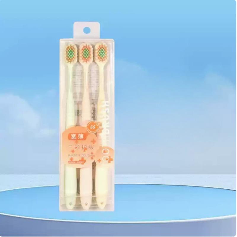 

Трехкомпонентная зубная щетка с широкой головкой и мягкой щетинойЗубная щетка с тонкой мягкой щетинойЗубная щетка с широкой тонкой щетинойСемейный набор Three-piece pack