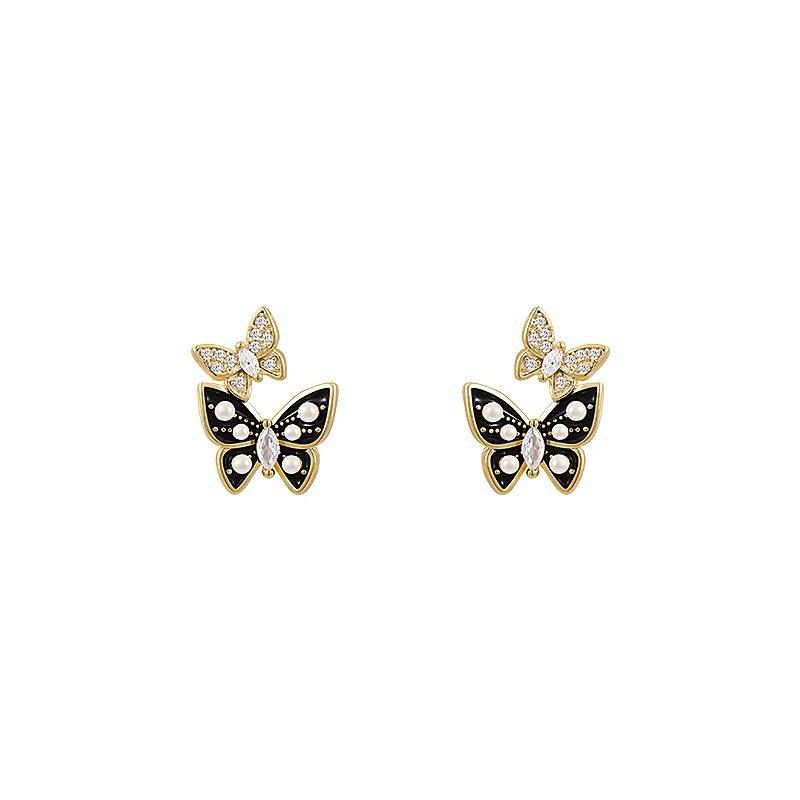 New trendy spring and summer butterfly pearl stud earrings temperament high-end unique earrings niche design earrings