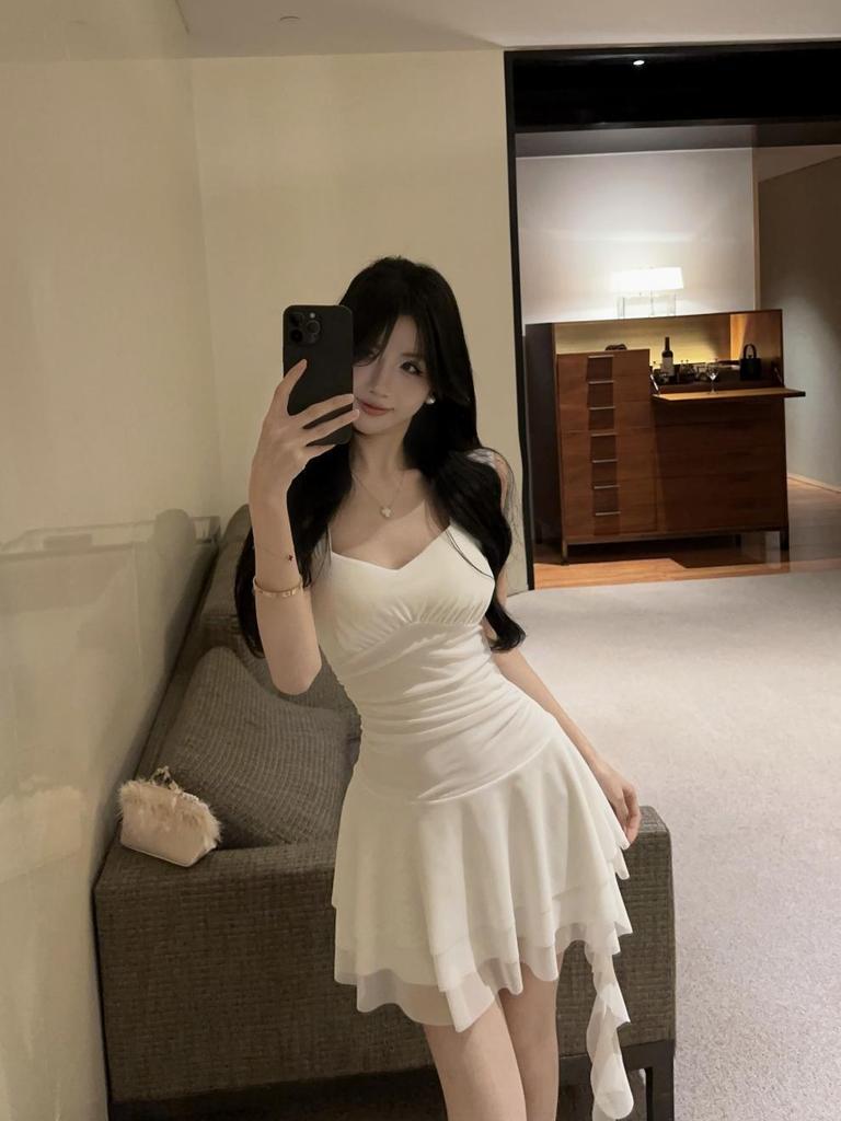 Nightclub Sexy Spaghetti Strap Dress – Low-Cut, Tassel Patchwork, Waist-Cinched, Large Hem Short Skirt