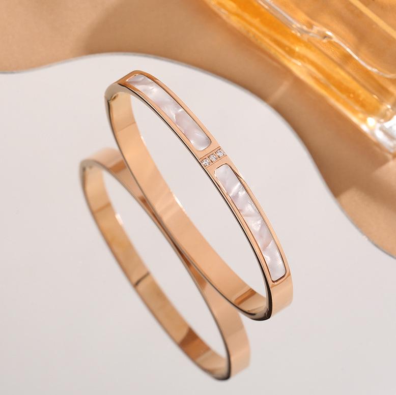 Three-Diamond White Mother-of-Pearl Rose Gold Bracelet - Stylish Titanium Steel Bangle for Women