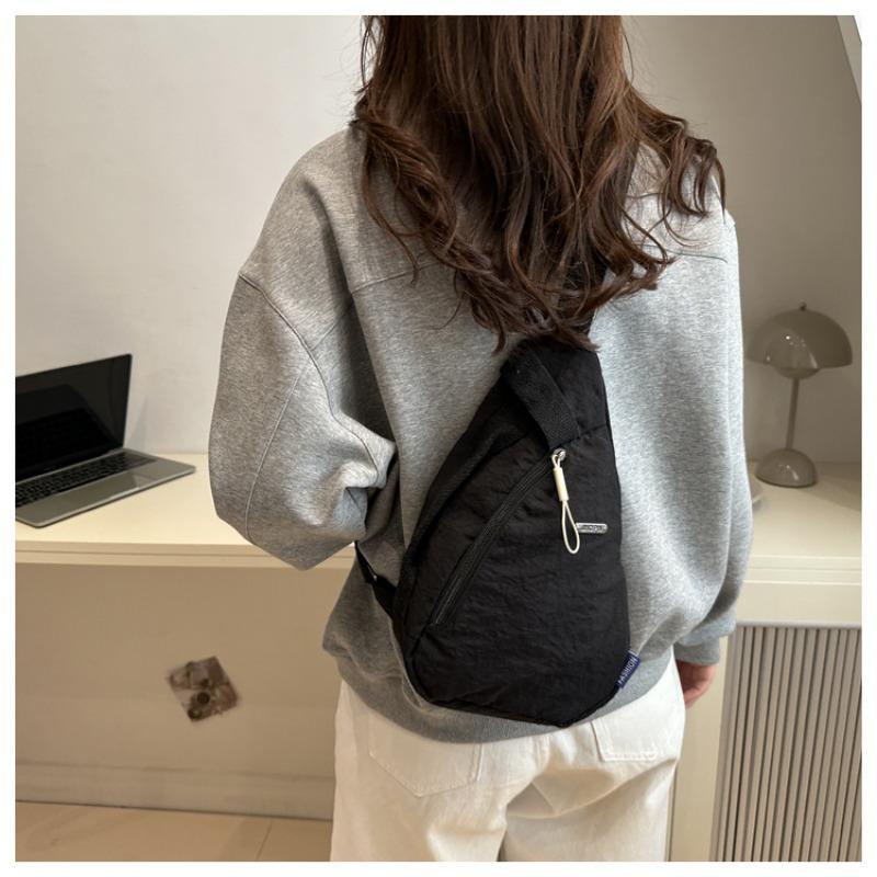 New lightweight trend solid color sexy large capacity simple fashion commuter messenger shoulder breast bag