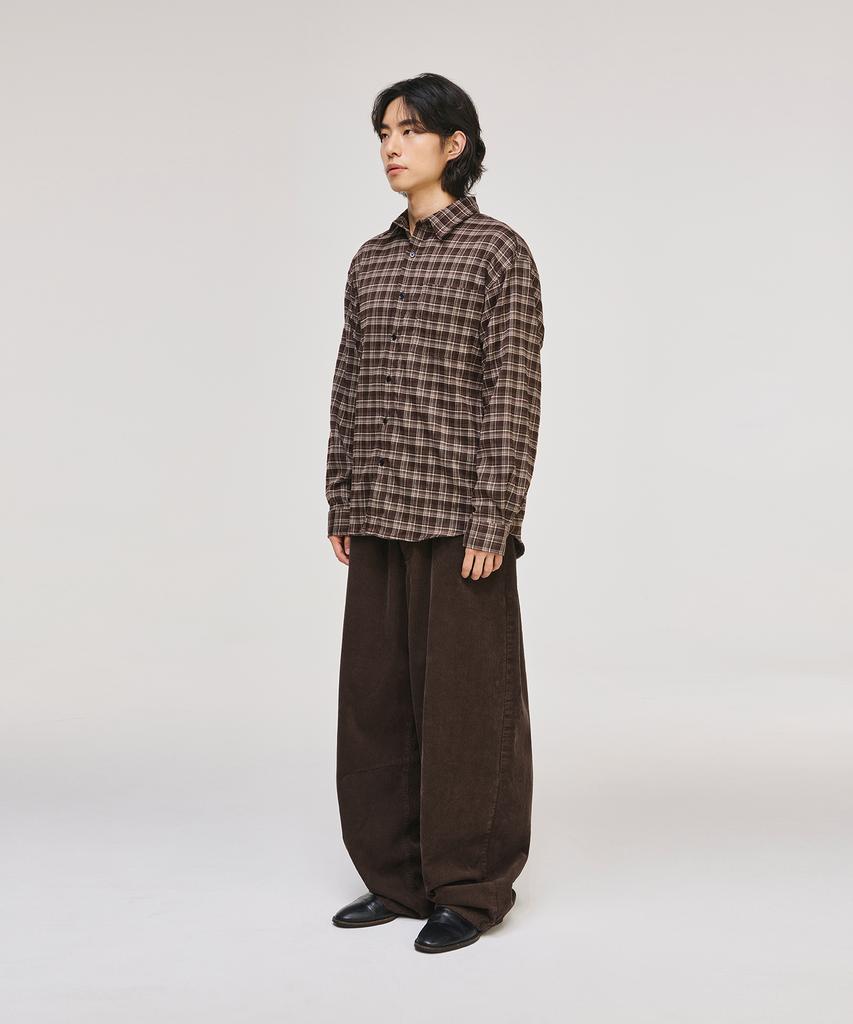 SIGNATURE Wide Curved Dart Corduroy Pants [Brown]