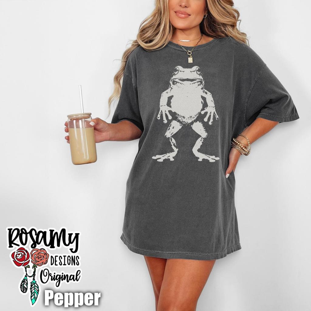 Funny frog Shirt, Comfort Colors, Vintage Y2K Grunge Toad Graphic Tee, Oversized, Front Design, Retro, Gift for Her