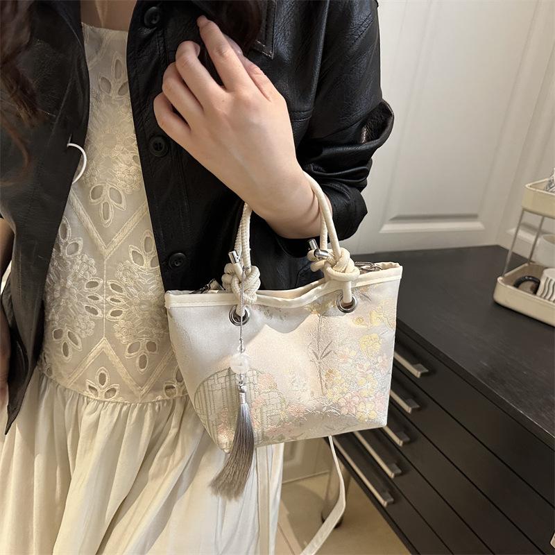 Embroidered Scenery Mini Tassel Pink Bag for Women Chinese Style Lady Casual Tote Handbags and Purse Female Small Phone Bags