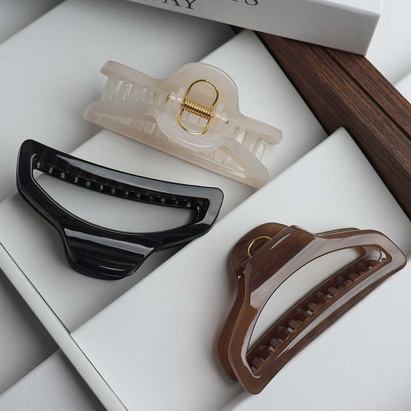 Shark Claw Hair Clip For Women With Geometric Line Design Perfect For French Updos