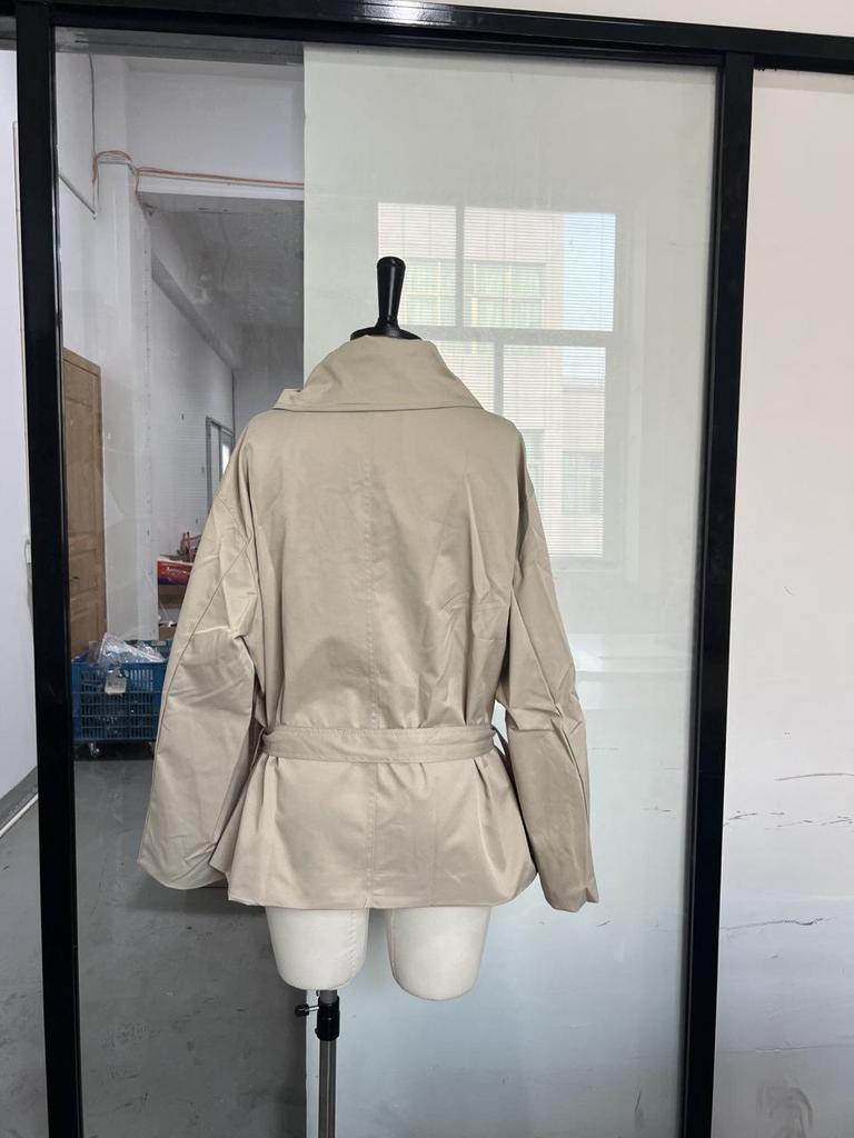 Dámský podzimní trenčkot 2025, intelektuální styl, s manžetami na kravatu