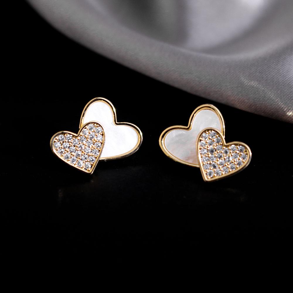 Korean Sweet Heart Zircon Love Heart Earrings: Exquisite, Fashionable Jewelry for Women