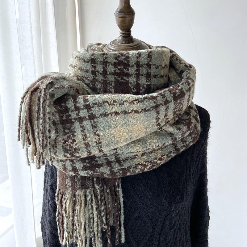 

Женский зимний полосатый клетчатый шарф, горячая распродажа 2023 года — новая толстая теплая шаль, вдохновленная макаронами, идеально подходит для пар.