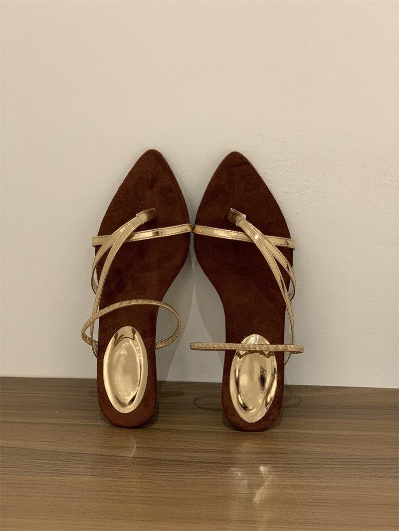 

Coarse heel silver pointed toe thin strap sandals fairy shoes new with skirt toe shoes 40 золотой