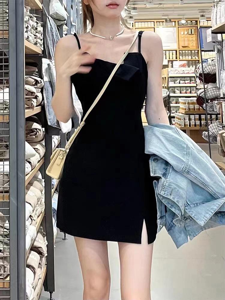 Sexy black spaghetti strap dress for women, new spring/summer outfit, slim fit, fitted fit, hip-hugging A-line short skirt
