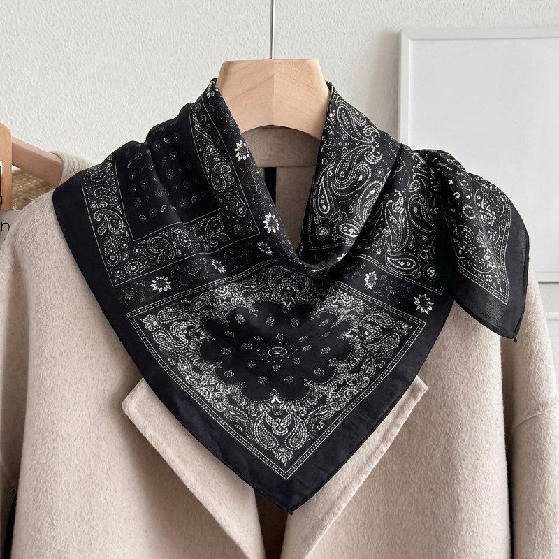 71 Cotton and Linen Retro Wind Green Geometric Small Square Scarf Silk Scarf Women's New Neck Protection Small Scarf Silk Scarf Neck High Sense