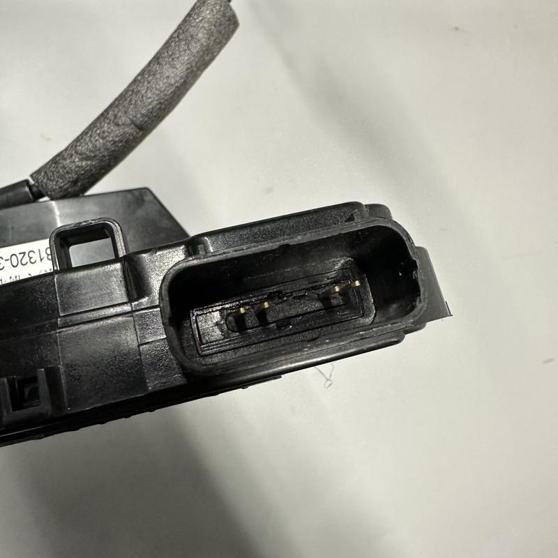 813203S020 Front Right Door Lock Latch Actuator for Sonata.