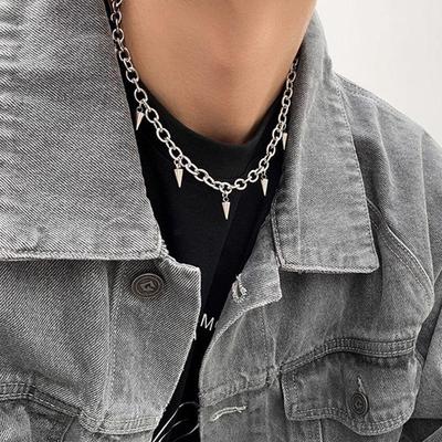 Trendy Punk Hip-Hop Střapcový náhrdelník: Nýtový design, chladný styl, všestranný pro muže a ženy