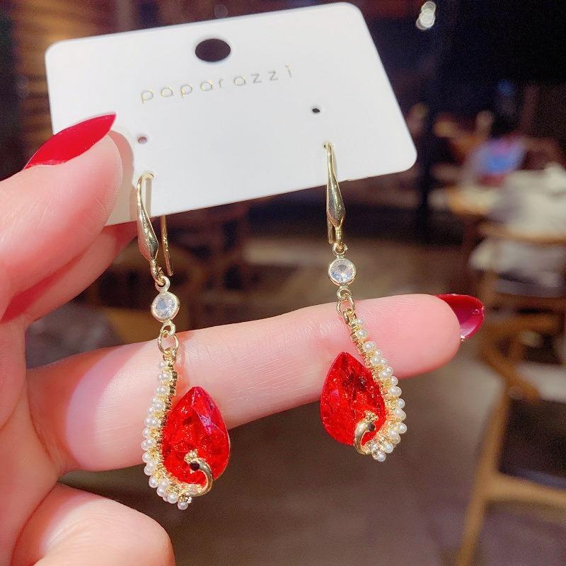 Tide Metal Fringed Earrings, High-end Temperament, Long Stud Earrings, Women's Exaggerated Earrings.