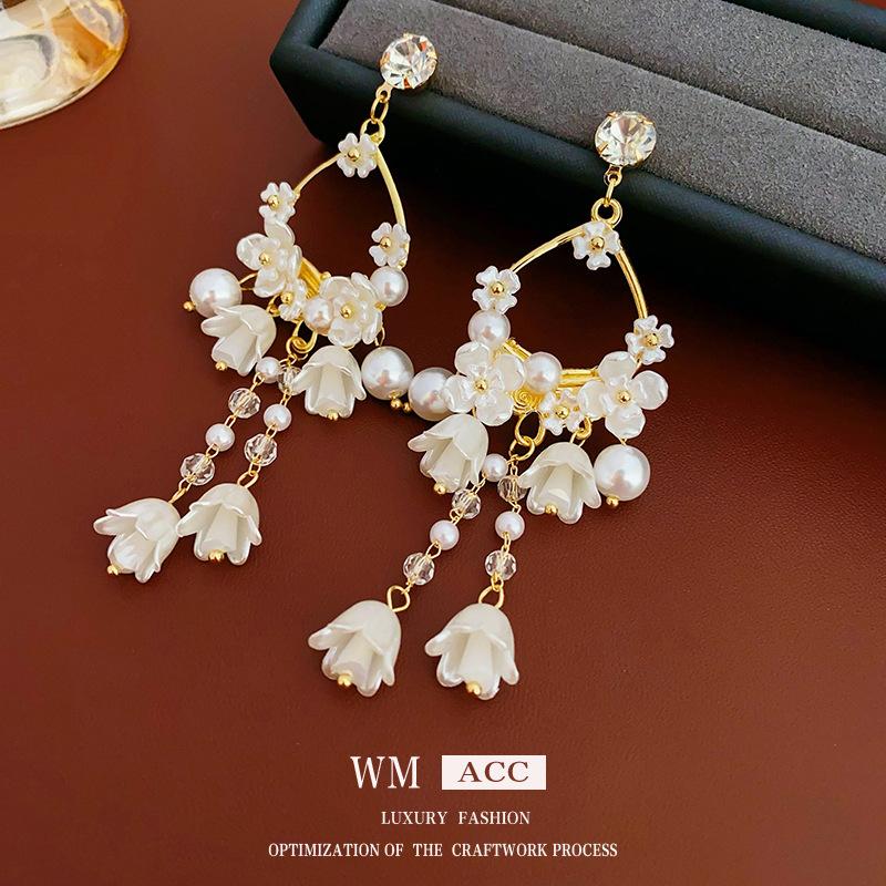 GemChic Women's New Elegant Diamond Set Flower Bell Pearl Fringe Earrings Ethnic Fashion Stud Earrings Birthday Christmas Jewelry Gift