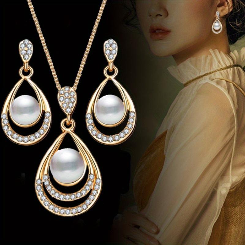 Three-piece set, including a luxurious and elegant minimalist waterdrop design necklace and matching earrings, perfect as a wedding jewelry gift