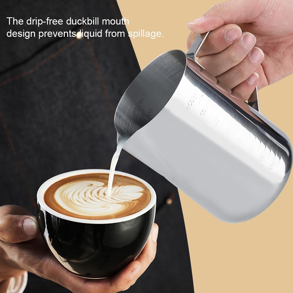 304 Stainless Steel Milk Frothing Pitcher Ergonomic Handle Stainless Steel Milk Jug Latte Art