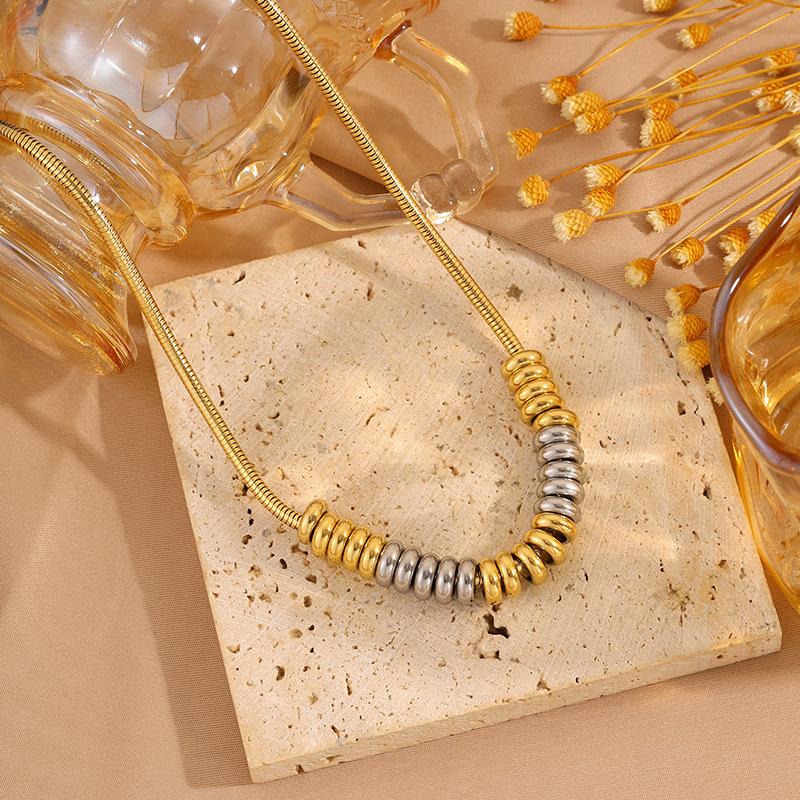 European and American Fashion Round Snake Beaded Titanium Steel Necklace Small Broken Gold Non-fading Sweater Chain Light Luxury High-end Jewelry
