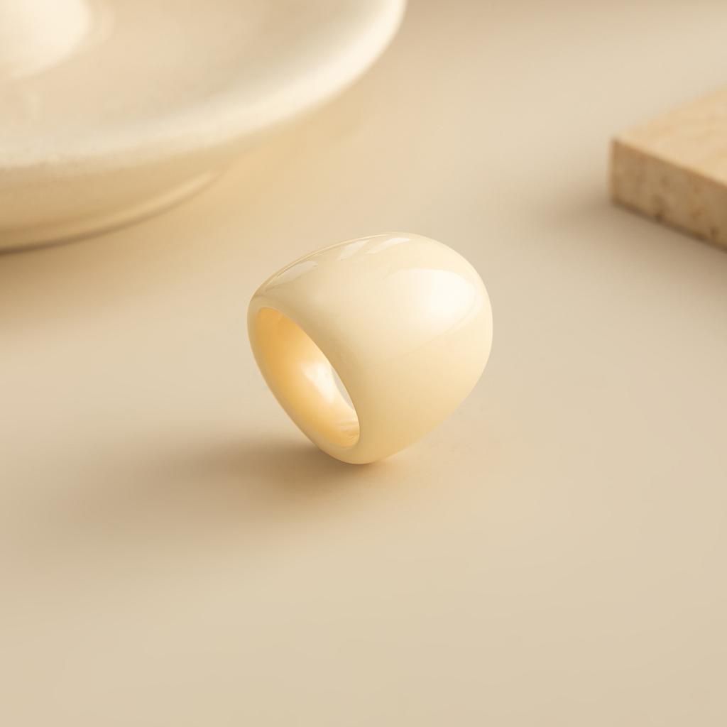 Maillard-Stil Transparenter Smudge Harzring, Modischer Bogen Breite Fläche Nicht verblassender Ring Frau