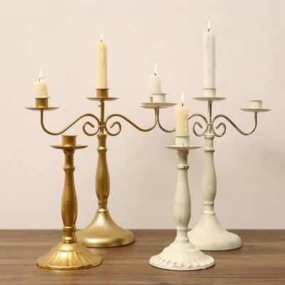 Nordische Romantische Kerzenlicht-Dinner-Tischdekorationen: Moderne minimalistische Kerzenständer-Ornamente mit leichtem Luxus