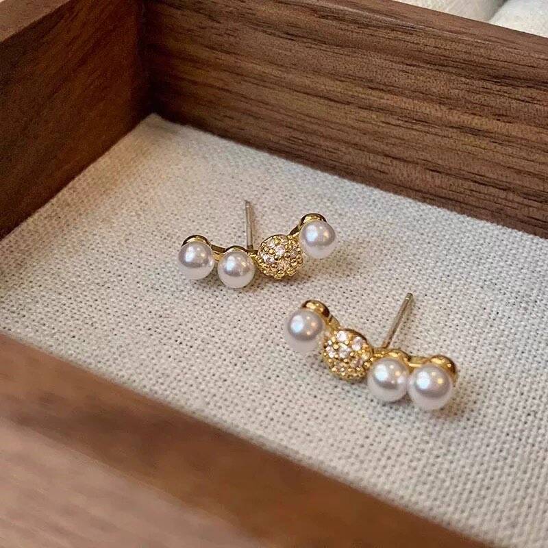 Luxury-luxurious Single-line Arc-shaped Stud Earrings for Women, Round Ball-shaped Elegant Earrings, High-end Jewelry