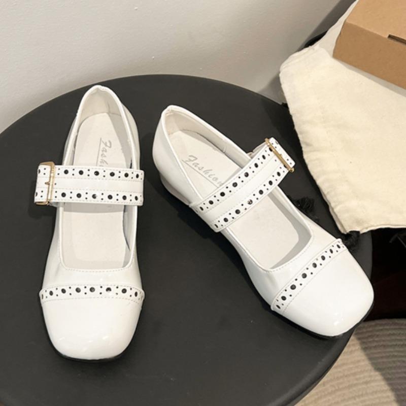 Women's Thick Heel Shoes Spring New Round Head Shallow Mouth Metal Line with Anti-slip Wear-resistant Heel Shoes