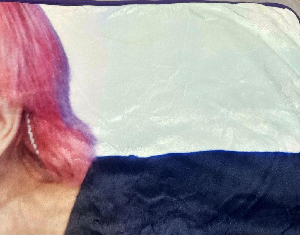 [USED] Nunavinim Master BTS V Blanket