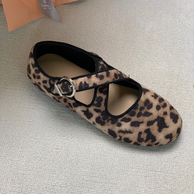 Fashion 2025 NEW Flats Women Leopard Shoes Fashion New Designer Shoes Summer Casual Sandals 2025 Walking Dress Cozy Shoes