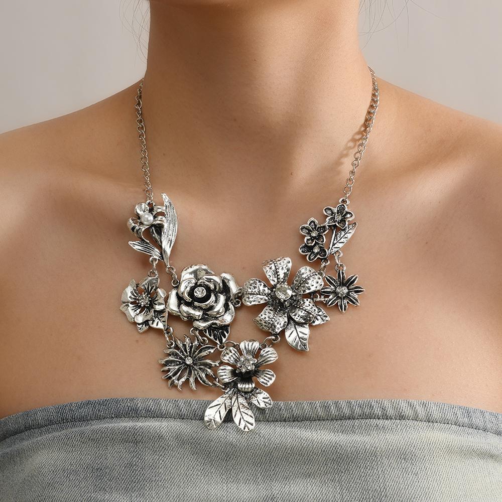 Bold Retro Floral Leaf Necklace Rhinestone Inlaid Luxury Exquisite Collar Chain Women's New Style Party Jewelry Gift