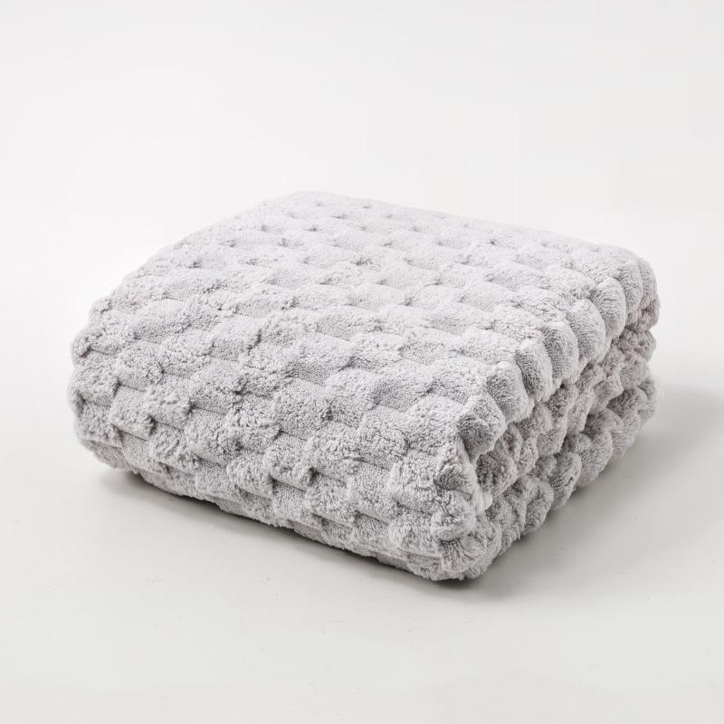 Coral Velvet Cloud-patterned Bath Towel Thickened Water-absorbent Quick-dryingSoft and Non-shedding Suitable for Bathing