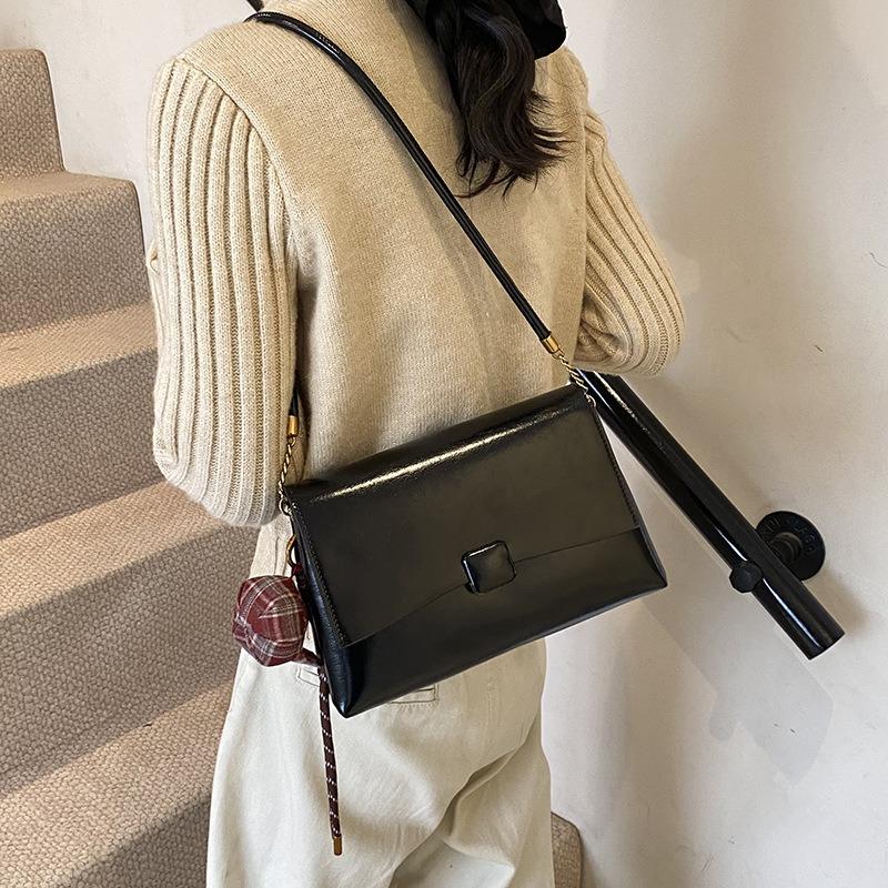 Retro High-end Small Square Bag Women's Winter New Fashion Casual Shoulder Bag Niche Trend Bag