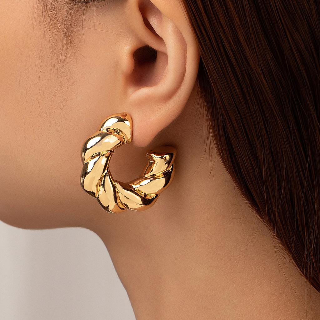 Gold Color Smooth Metal Chunky Hoop Earrings for Women Girls Fashion Punk C-Shaped Spiral Pattern Ear Buckle Lightweight Jewelry