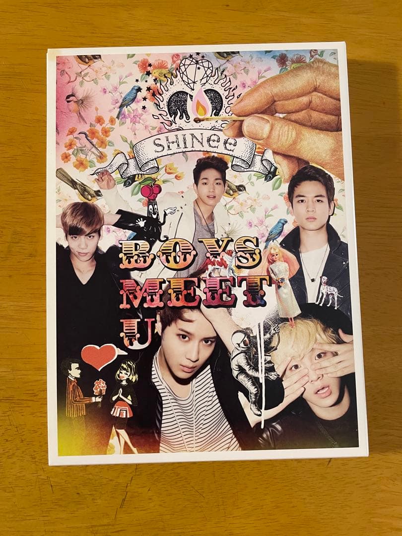 

[USED] Price negotiable SHINee BOYS MEET U with photo card