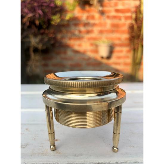 

Старинная карта, пресс-папье, морское латунное 4-дюймовое увеличительное стекло, стол