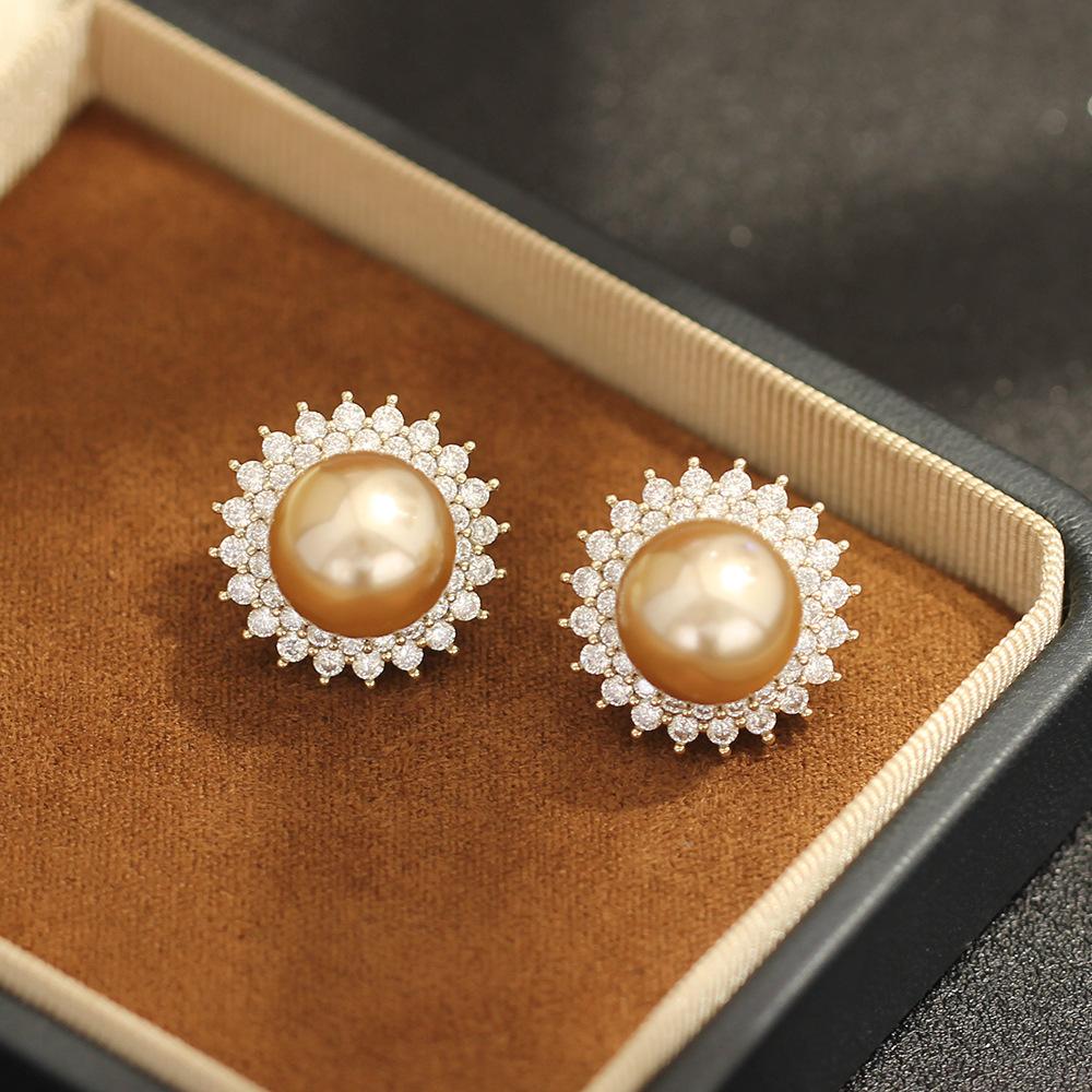 Light luxury high-end micro-inlaid zircon flower holder two-color pearl stud earrings with elegant golden pearl 925 silver needle earrings