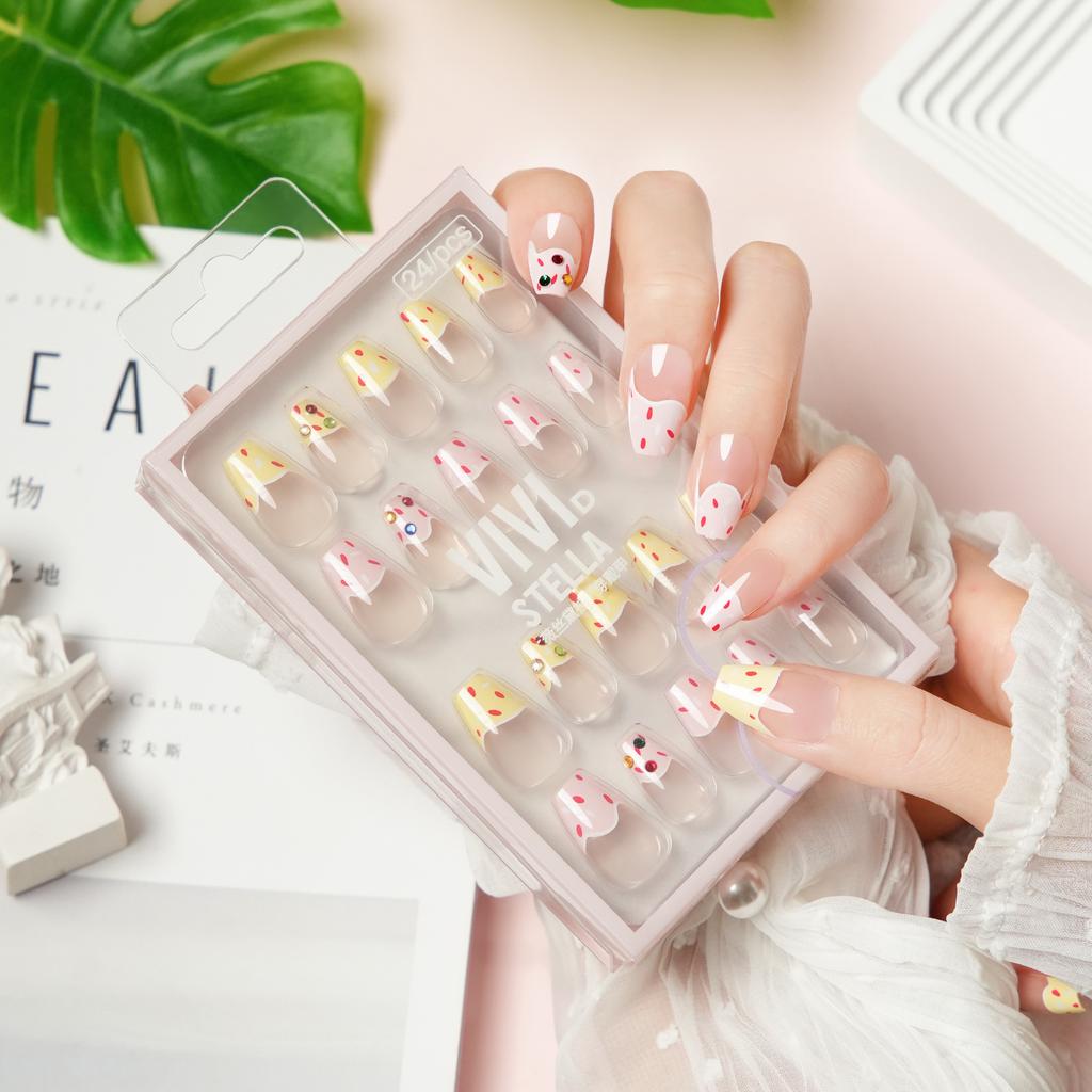24 Finished Nail Pieces Wear Nail Pieces High-end Summer Fake Nails French Smudge Short Ladder Short Square