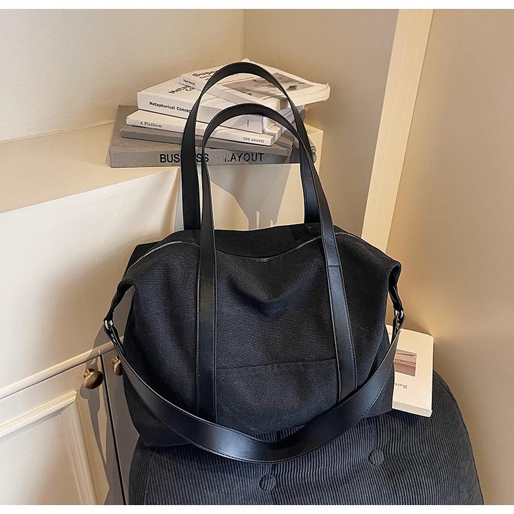 Canvasväska med stor kapacitet i koreansk stil: Trendig avslappnad axel- och crossbodyväska för daglig pendling och resor