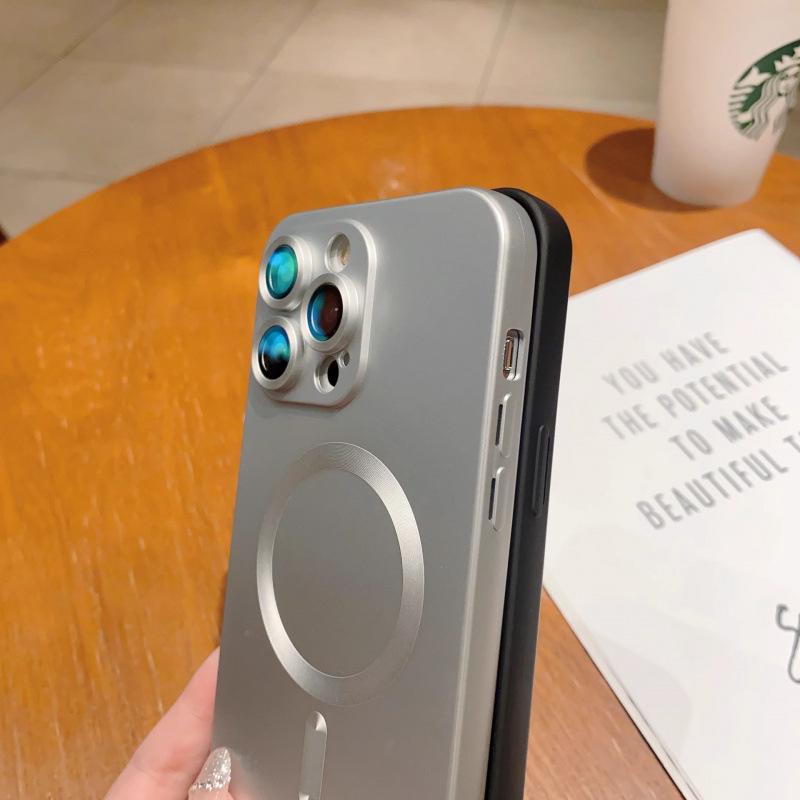 Płynny Metal MagSafe Magnetyczne Etui do iPhone 16/15/14 - Ładowanie Bezprzewodowe i Osłona Ochronna