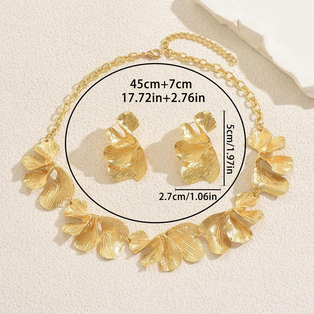 Wind Metal Necklace Set Personalized Exaggerated Flower Pleated Design Earrings Versatile Niche Jewelry Women