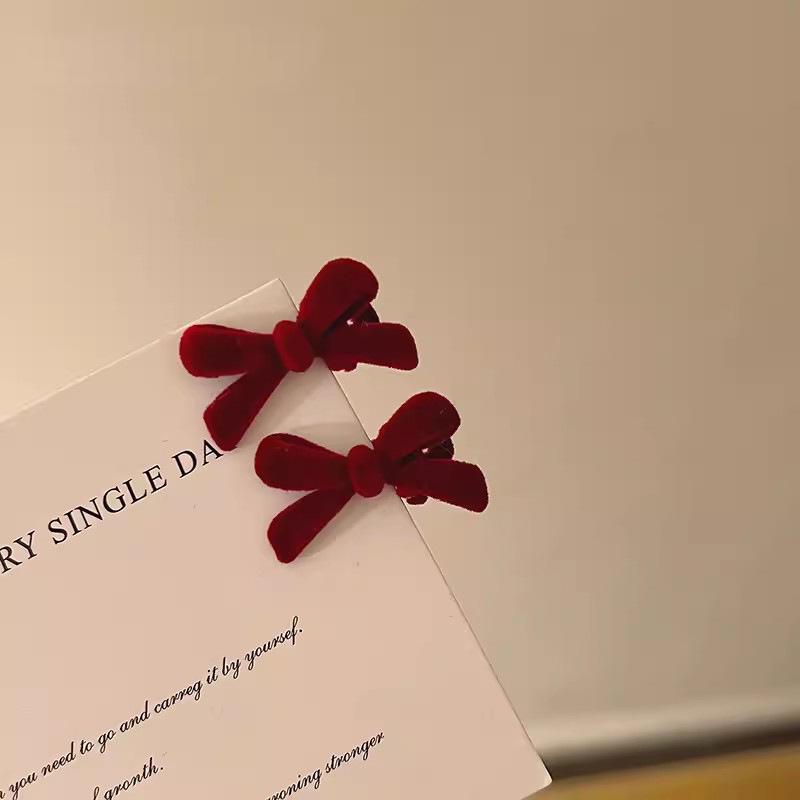 2023 Nowy Świąteczny Czerwony Klips do Włosów z Kokardą: Uroczy Mały Klips Boczny dla Kobiet